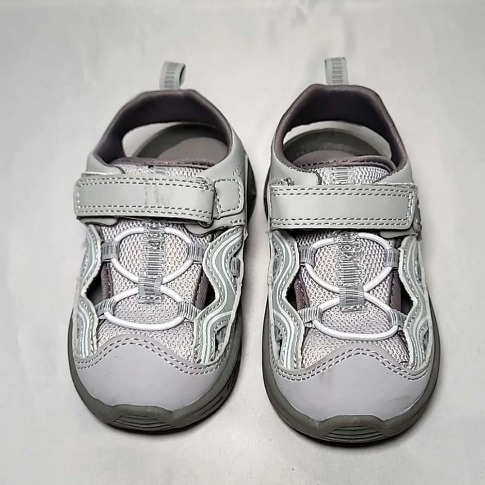 💦Grey oshkosh sandals